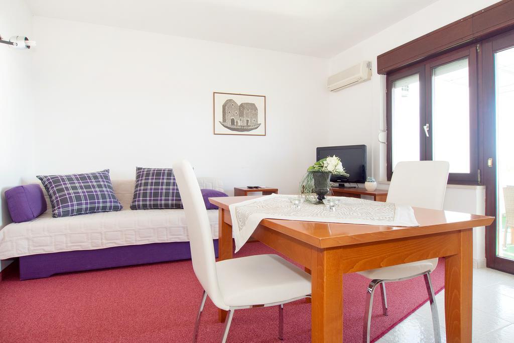 Beach Guesthouse Mediteran Podstrana Værelse billede