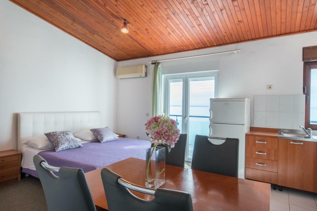 Beach Guesthouse Mediteran Podstrana Eksteriør billede